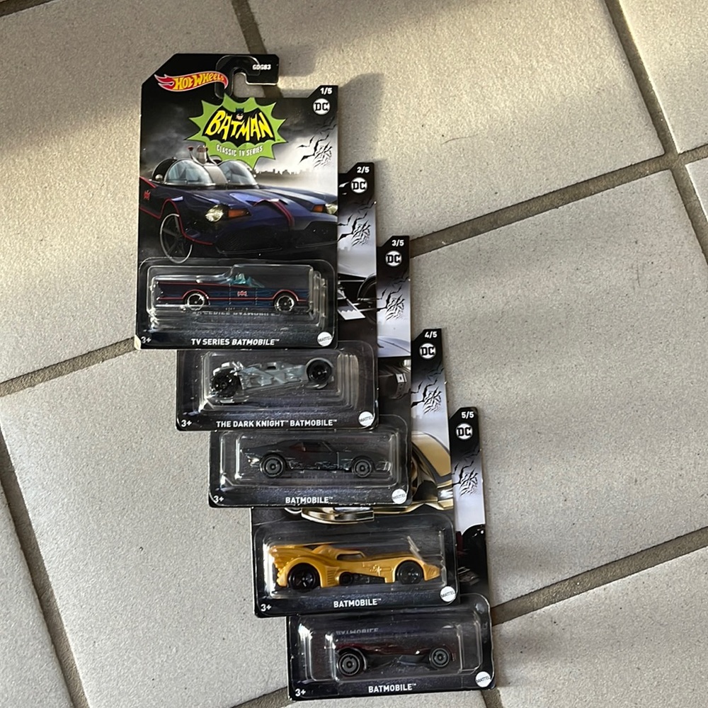 Hot Wheel Collectable Batman Batmobiles 5 pc complete set unopened